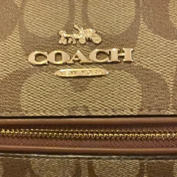 Authentic Coach New York Satchel - Picture 8 of 9